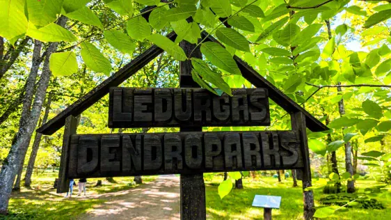 Lēdurgas dendroparks